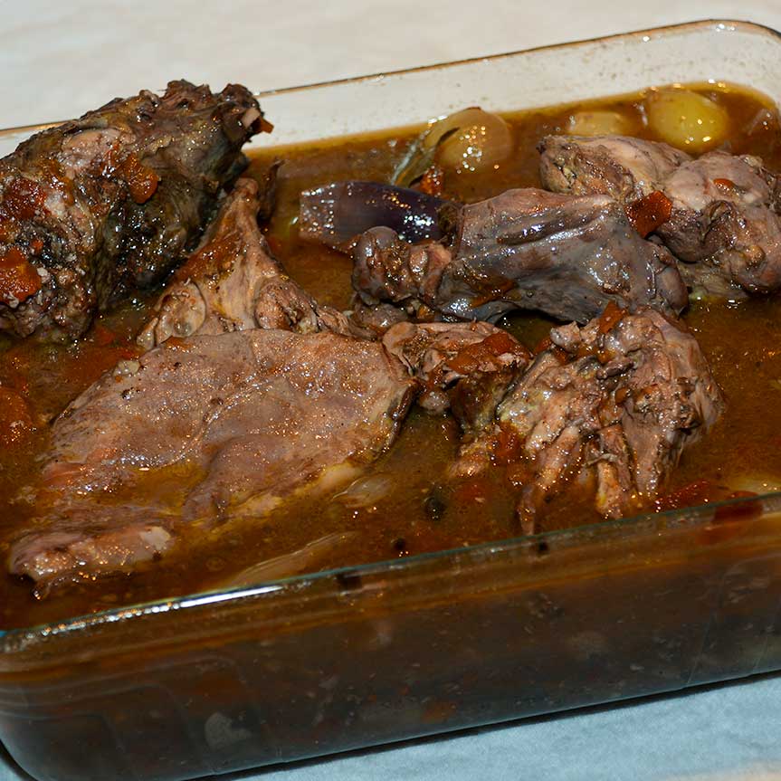 gestoofd konijn - kouneli stifado
